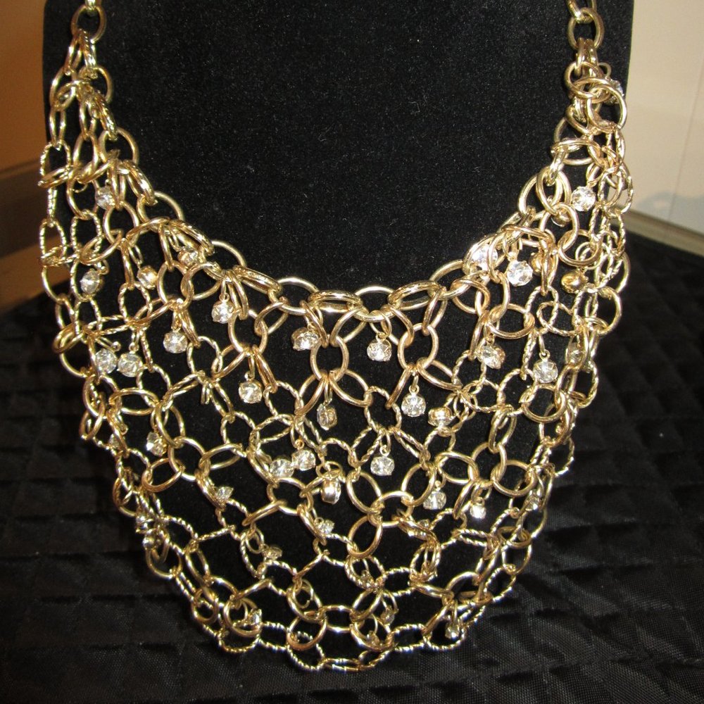 Jennifer Lopez Chandelier Necklace - Picture 3 of 9